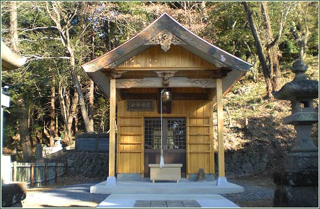 産泰神社と機姫神社の合祀神社殿